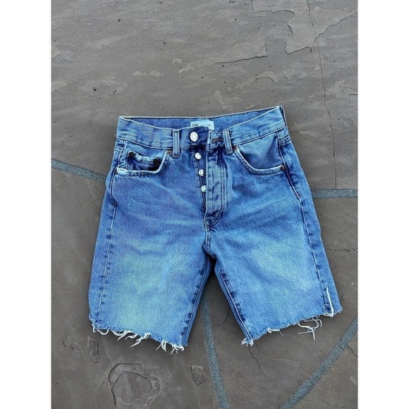 ZARA The 90’s Bermuda Denim Jeans Shorts Size 2 Raw Hem - Picture 2 of 4